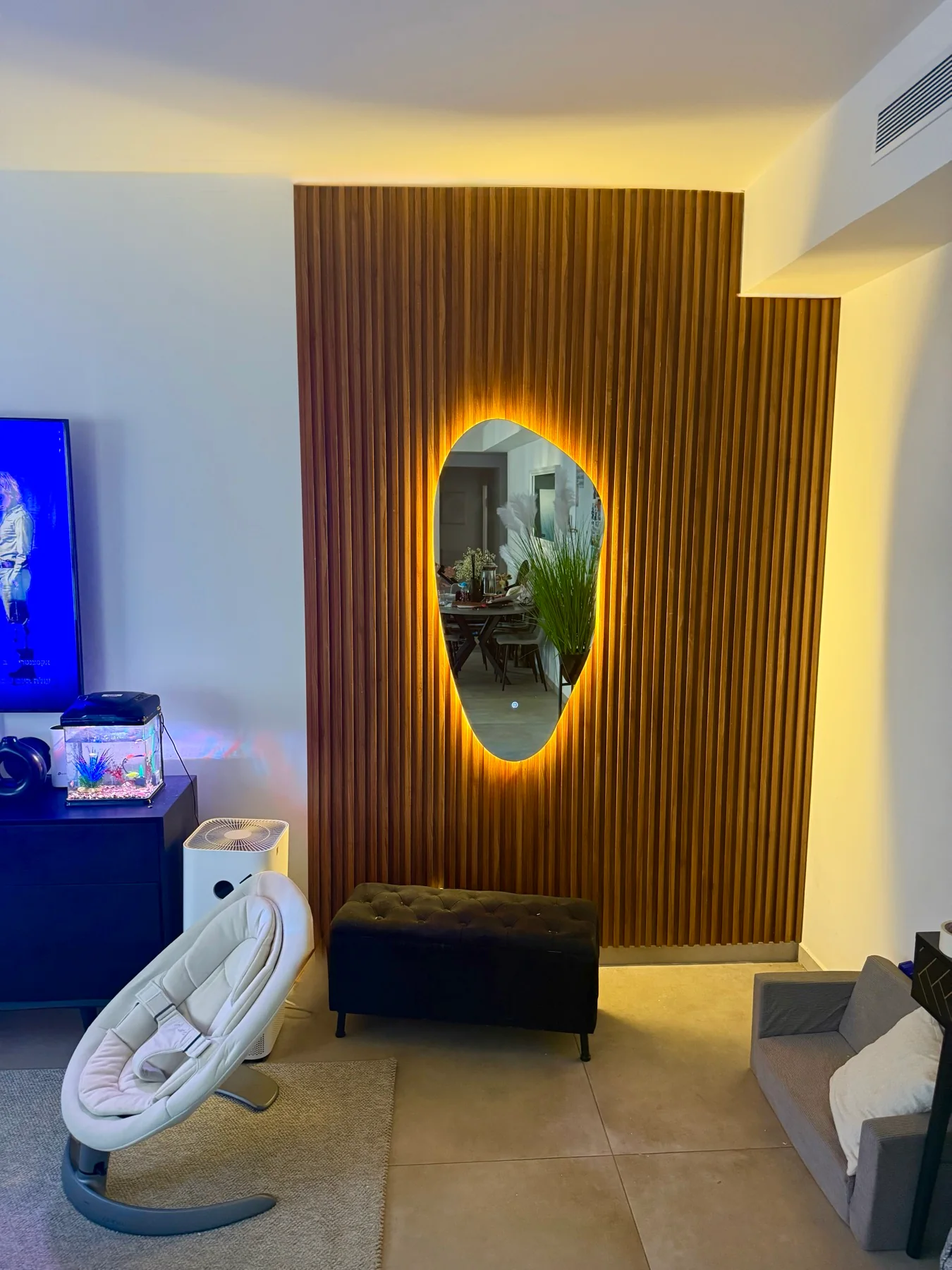 סרגלים פולימריים אגוז עם מראת LED touch - תמונה 01